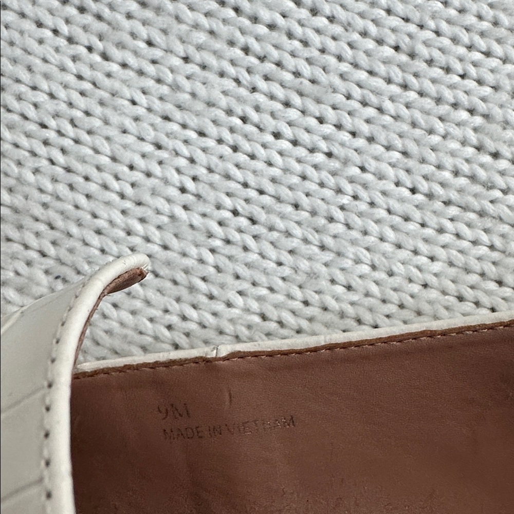 Pablo Linea Missy Loafer in Ivory Croc Embossed Leather Size 9 - Picture 6 of 7